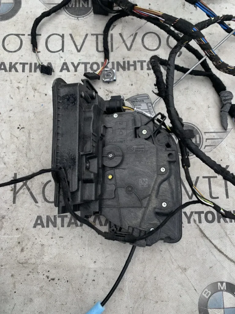 ΚΛΕΙΔΑΡΙΑ ΠΟΡΤΑΣ ΠΙΣΩ ΔΕΞΙΑ ΗΛΕΚΤΡΟΜΑΓΝΗΤΙΚΗ BMW ΣΕΙΡΑ 2, 5, 7 F45 AT F46 GT G30 G31 G11 G12 X1 F48 X2 F39 X5 F15 M5 F90 MINI F55 F60 (ΚΩΔ. ΑΝΤΑΛ. 51227281944)
