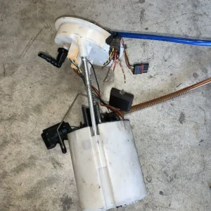 ΑΝΤΛΙΑ ΚΑΥΣΙΜΟΥ ΒΕΝΖΙΝΗ ΜΕ ΦΛΟΤΕΡ BMW N43B20A ΣΕΙΡΑ 1 E81 (ΚΩΔ. ΑΝΤΑΛ. 26160901)