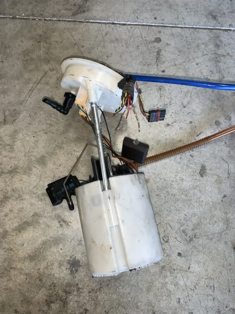 ΑΝΤΛΙΑ ΚΑΥΣΙΜΟΥ ΒΕΝΖΙΝΗ ΜΕ ΦΛΟΤΕΡ BMW N43B20A ΣΕΙΡΑ 1 E81 (ΚΩΔ. ΑΝΤΑΛ. 26160901)