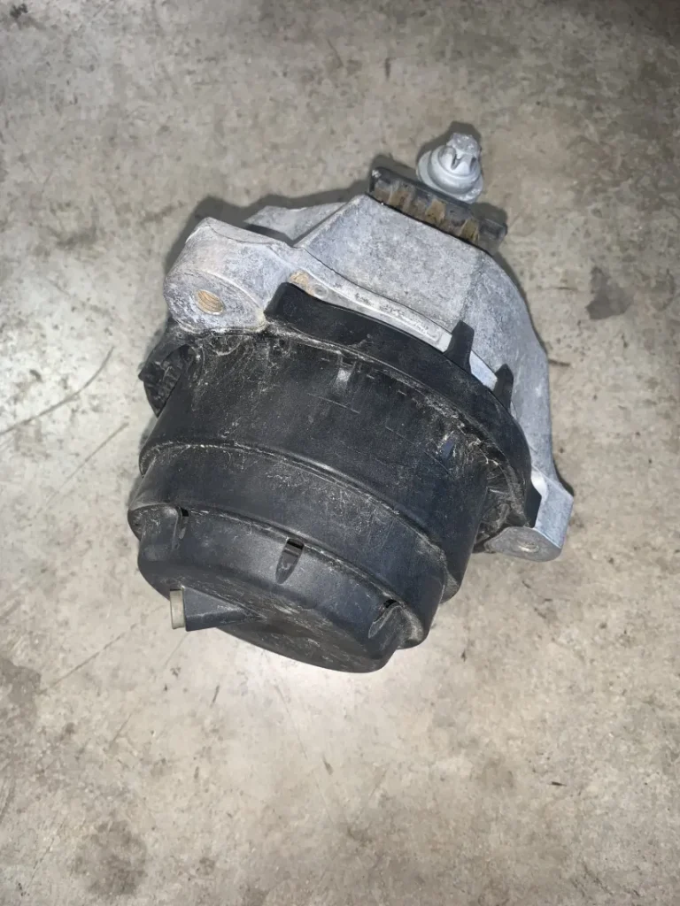 ΒΑΣΗ ΚΙΝΗΤΗΡΑ BMW ΣΕΙΡΑ 3, 5, 6, 7, 8 G20 G21 G30 G31 G32 GT G11 G12 G14 G15 G16 GC (ΚΩΔ. ΑΝΤΑΛ. 6878247)