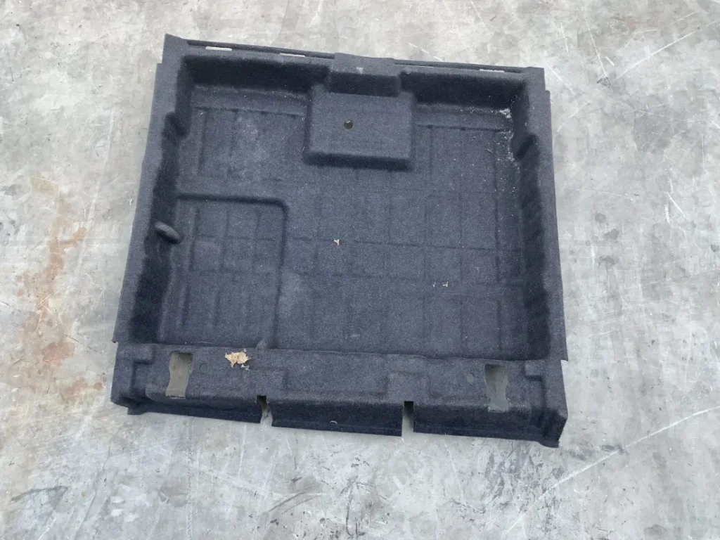 ΔΙΑΚΟΣΜΗΤΙΚΟ ΚΑΛΥΜΜΑ ΧΩΡΟΥ ΑΠΟΣΚΕΥΩΝ BMW ΣΕΙΡΑ 5 G30 G31 (ΚΩΔ. ΑΝΤΑΛ. 51477387458)