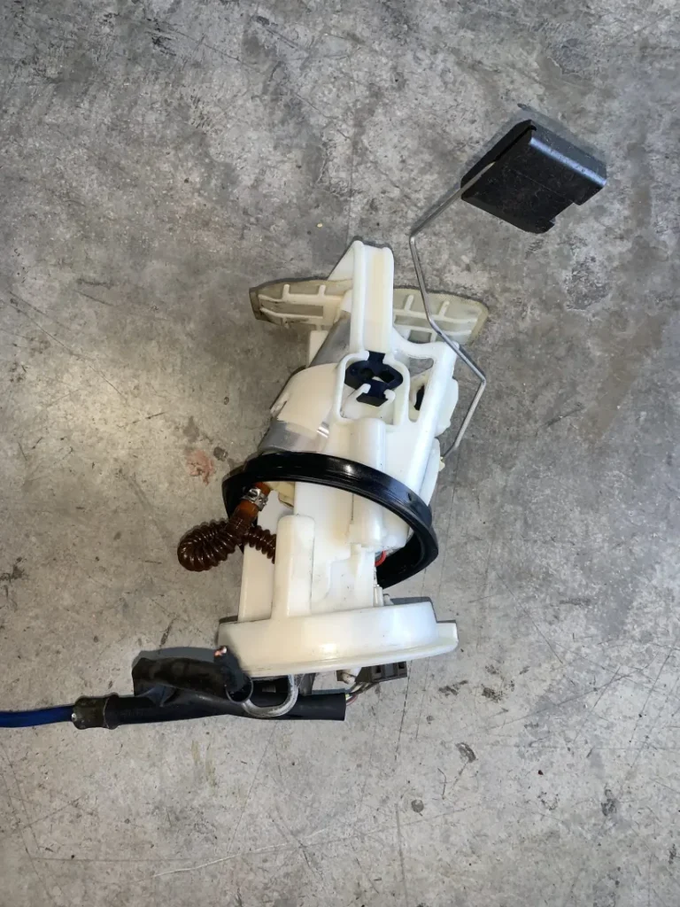 ΑΝΤΛΙΑ ΚΑΥΣΙΜΟΥ ΒΕΝΖΙΝΗ ΜΕ ΦΛΟΤΕΡ BMW ΣΕΙΡΑ 3 E46 (ΚΩΔ. ΑΝΤΑΛ. 1184165)