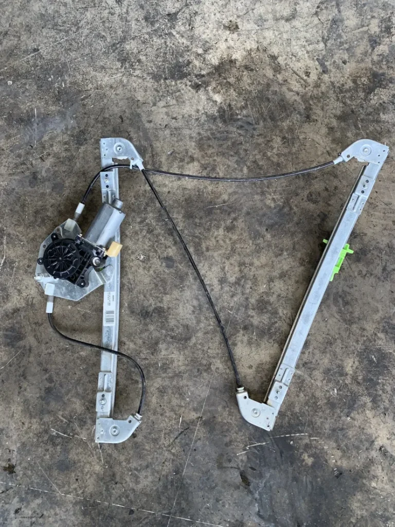 ΑΝΕΒΑΤΟΡΙ - ΓΡΥΛΟΣ ΠΑΡΑΘΥΡΟΥ ΕΜΠΡΟΣ ΔΕΞΙ BMW ΣΕΙΡΑ 3, 6 Ε46 Ε64 Χ5 Ε53 Ζ4 Ε85 (ΚΩΔ. ΑΝΤΑΛ. 67628362064)