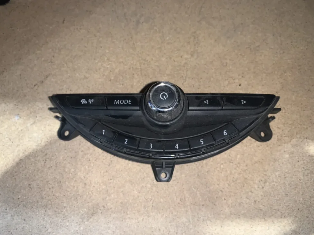 ΧΕΙΡΙΣΤΗΡΙΟ ΡΑΔΙΟΦΩΝΟΥ MINI F55 F56 F57 (ΚΩΔ. ΑΝΤΑΛ. 61319354509)