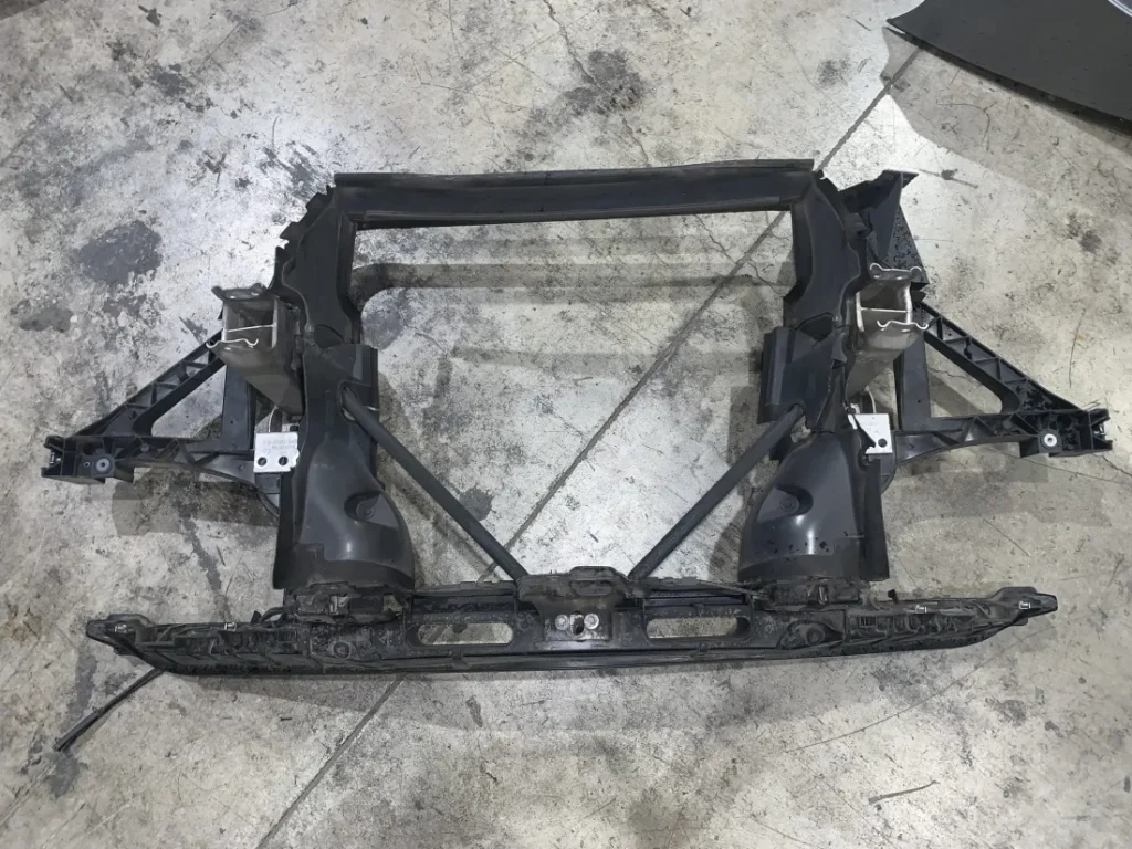 ΜΕΤΩΠΗ ΚΑΙ ΤΡΑΒΕΡΣΑ BMW X3 E83 (ΚΩΔ. ΑΝΤΑΛ. 3403440 - 51113403439)