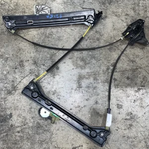 ΑΝΕΒΑΤΟΡΙ - ΓΡΥΛΟΣ ΠΑΡΑΘΥΡΟΥ ΕΜΠΡΟΣ ΔΕΞΙ BMW ΣΕΙΡΑ 1, 2 F20 F21 F22 COUPE M2 F87 (ΚΩΔ. ΑΝΤΑΛ. 7268448)