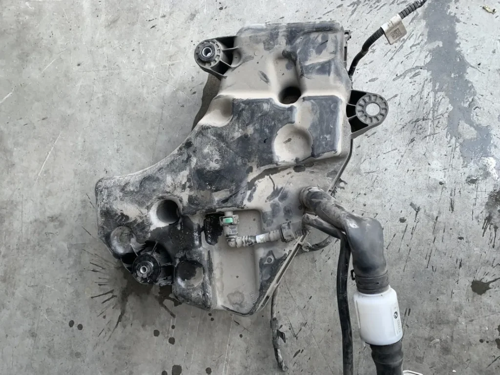 ΔΟΧΕΙΟ - ΔΕΞΑΜΕΝΗ ADBLUE BMW X3 G01 X4 G02 (ΚΩΔ. ΑΝΤΑΛ. 7405816)