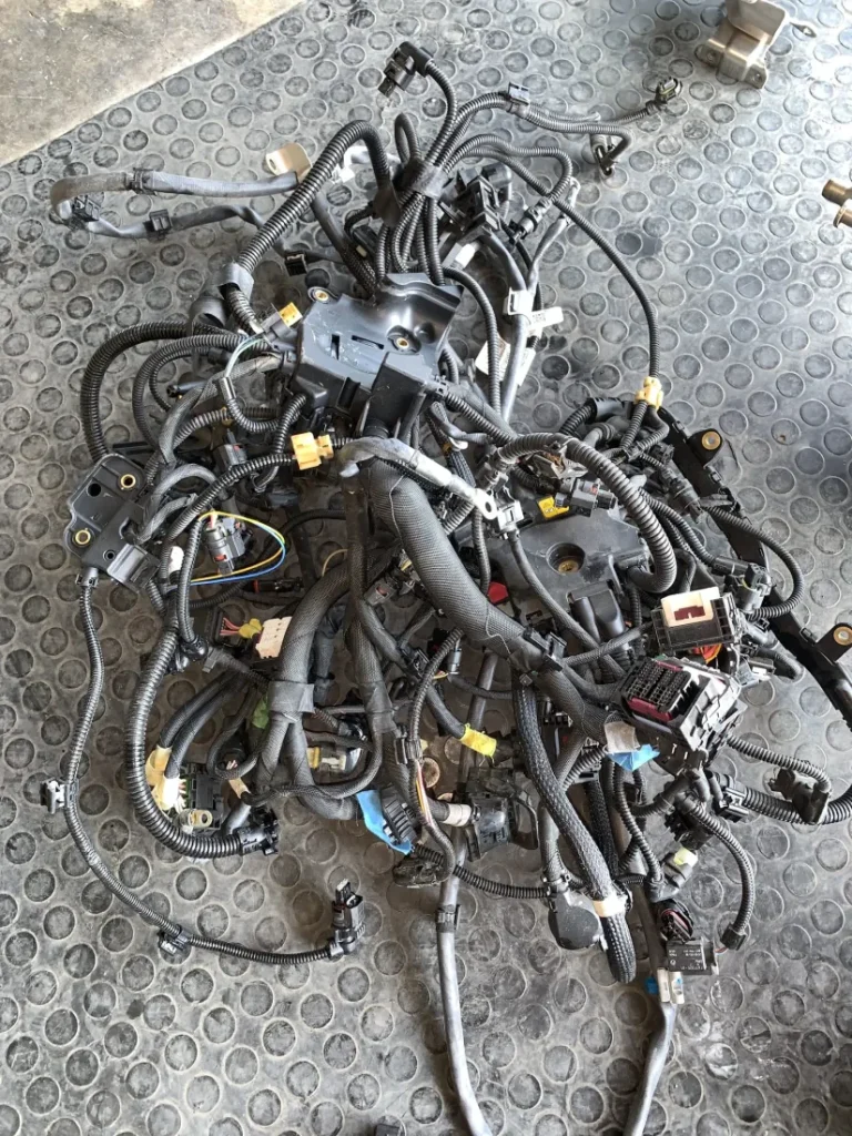 ΠΛΕΞΟΥΔΑ - ΚΑΛΩΔΙΩΣΗ ΜΗΧΑΝΗΣ M5 F90