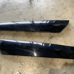 ΔΙΑΚΟΣΜΗΤΙΚΑ ΚΟΛΩΝΑΣ ΕΜΠΡΟΣ ΔΕΞΙΑ MINI COOPER S R56 (ΚΩΔ. ΑΝΤΑΛ. 51337119718)