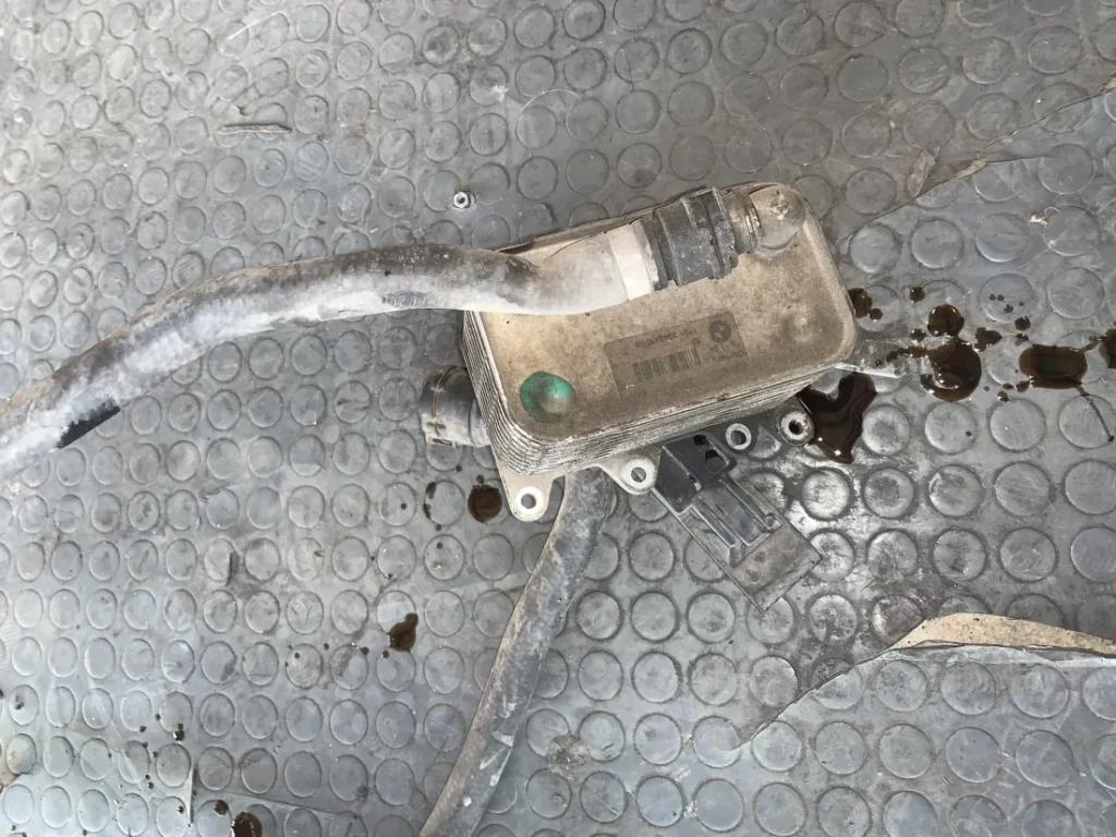 ΨΥΓΕΙΟ ΛΑΔΙΟΥ BMW ΣΕΙΡΑ 3, 5, 7 E46 E90 E60 E61 E65 E66 X3 E83 X5 E70 X6 E71 (ΚΩΔ. ΑΝΤΑΛ. 17212249465)