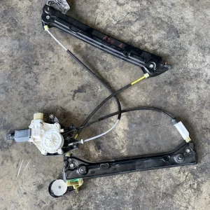 ΑΝΕΒΑΤΟΡΙ - ΓΡΥΛΟΣ ΠΑΡΑΘΥΡΟΥ ΕΜΠΡΟΣ ΔΕΞΙ BMW ΣΕΙΡΑ 1, 2 F20 F21 F22 COUPE M2 F87 (ΚΩΔ. ΑΝΤΑΛ. 7268448)