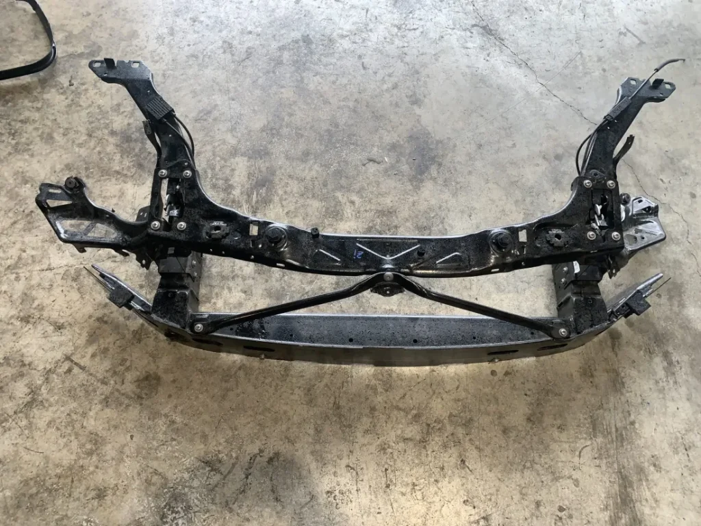 ΜΕΤΩΠΗ ΚΑΙ ΤΡΑΒΕΡΣΑ ΚΟΜΠΛΕ MINI F56 LCI