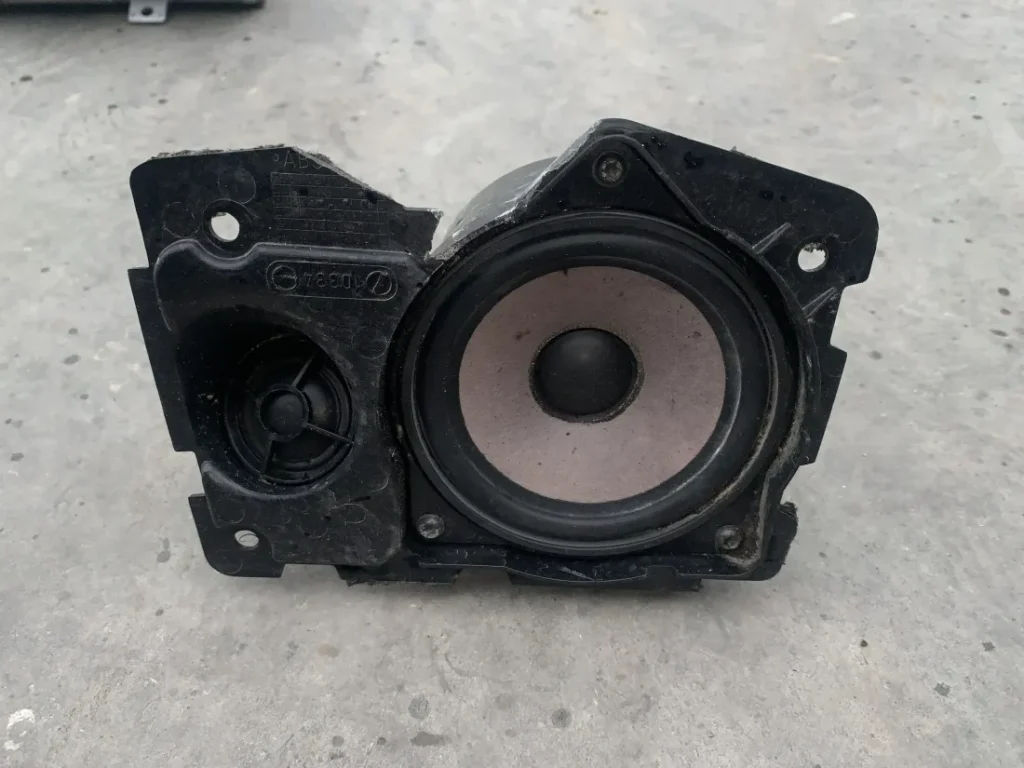 ΚΟΥΤΙ ΗΧΕΙΟΥ ΔΕΞΙΑ BMW ΣΕΙΡΑ 7 Ε65 E66 (6907644)