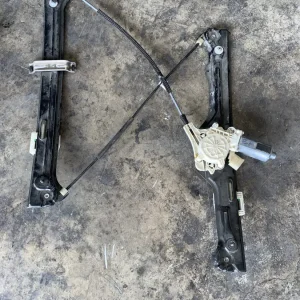 ΑΝΕΒΑΤΟΡΙ - ΓΡΥΛΟΣ ΠΑΡΑΘΥΡΟΥ ΕΜΠΡΟΣ ΑΡΙΣΤΕΡΟ BMW X5 E70 (ΚΩΔ. ΑΝΤΑΛ. 7166379 - 7267657)