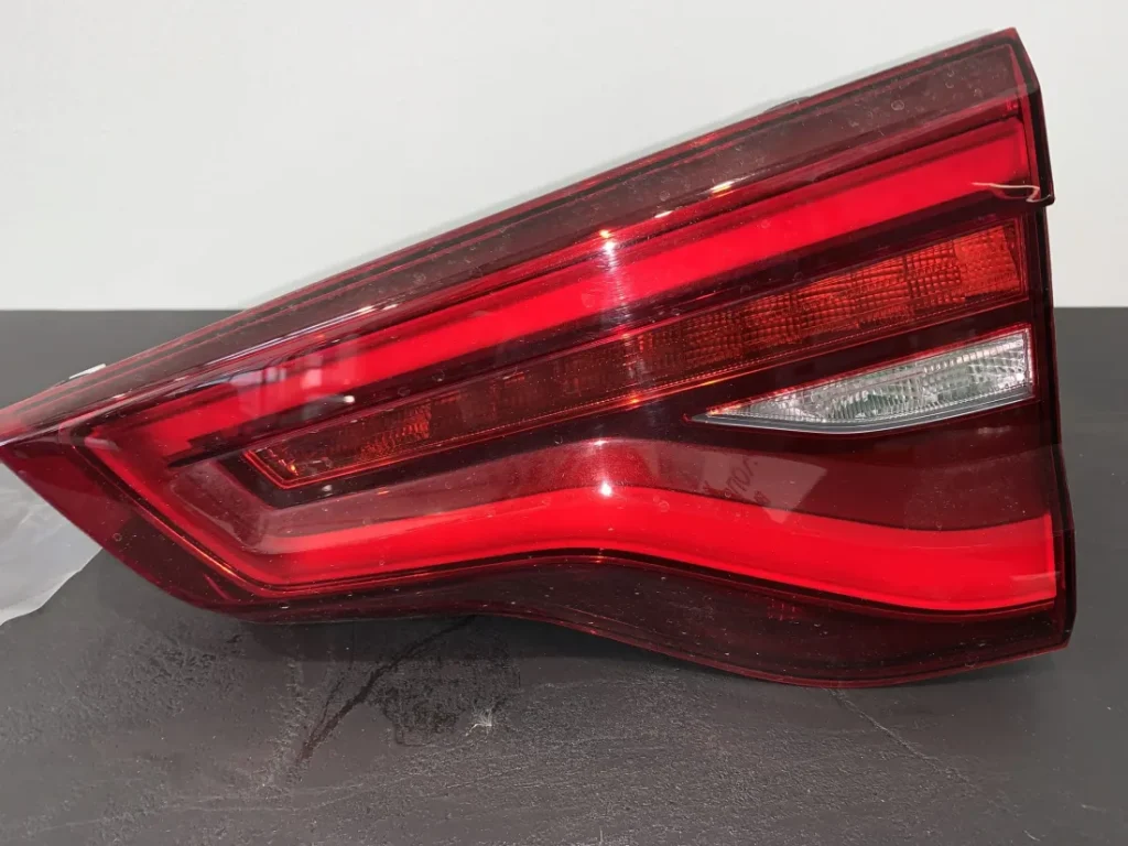 ΕΜΠΡΟΣ ΔΕΞΙ ΦΑΝΑΡΙ BMW ΣΕΙΡΑ 4 (8985337804)