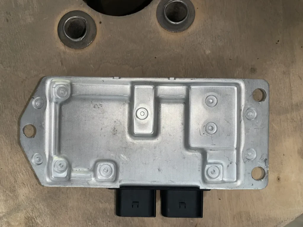 ΕΓΚΕΦΑΛΟΣ ΒΟΗΘΗΤΙΚΟΥ ΣΑΣΜΑΝ Χ5 Ε70 Χ6 Ε71 (ΚΩΔ. ΑΝΤΑΛ. 27607569969)