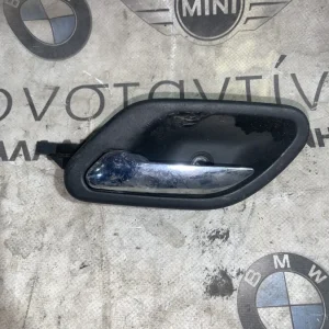 ΕΣΩΤΕΡΙΚΟ ΧΕΡΟΥΛΙ ΠΟΡΤΑΣ ΑΡΙΣΤΕΡΑ BMW ΣΕΙΡΑ 5 E39 (ΚΩΔ. ΑΝΤΑΛ. 51218226049)