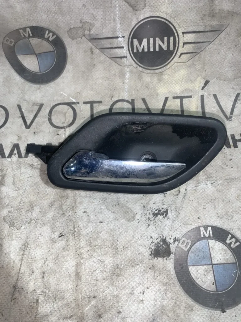 ΕΣΩΤΕΡΙΚΟ ΧΕΡΟΥΛΙ ΠΟΡΤΑΣ ΑΡΙΣΤΕΡΑ BMW ΣΕΙΡΑ 5 E39 (ΚΩΔ. ΑΝΤΑΛ. 51218226049)
