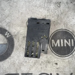 ΔΙΑΚΟΠΤΗΣ ΣΥΣΤΗΜΑΤΟΣ ΘΕΡΜΑΝΣΗΣ ΚΑΘΙΣΜΑΤΟΣ BMW ΣΕΙΡΑ 5, 7 E39 E38 (ΚΩΔ. ΑΝΤΑΛ. 61318352259)