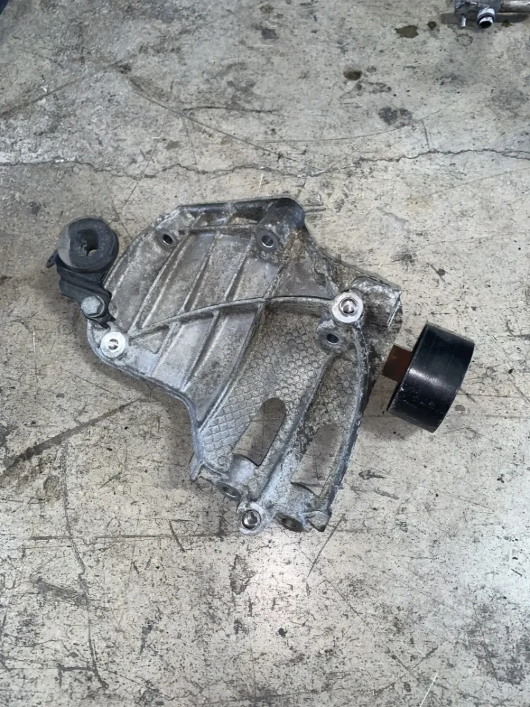 ΣΤΗΡΙΓΜΑ ΣΥΜΠΙΕΣΤΗ ΣΥΣΤΗΜΑ ΚΛΙΜΑΤΙΣΜΟΥ BMW ΣΕΙΡΑ 1, 2, 3, 4, 5, 6, 7 (ΚΩΔ. ΑΝΤΑΛ. 64557585167)