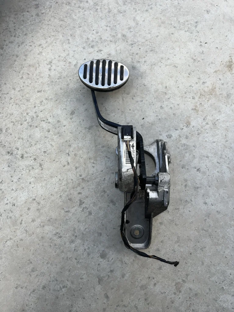 ΠΕΝΤΑΛ ΓΚΑΖΙΟΥ ΗΛΕΚΤΡΟΝΙΚΟ BMW SERIES 1, 3 E87 E90 E92 X1 E84 X5 E70