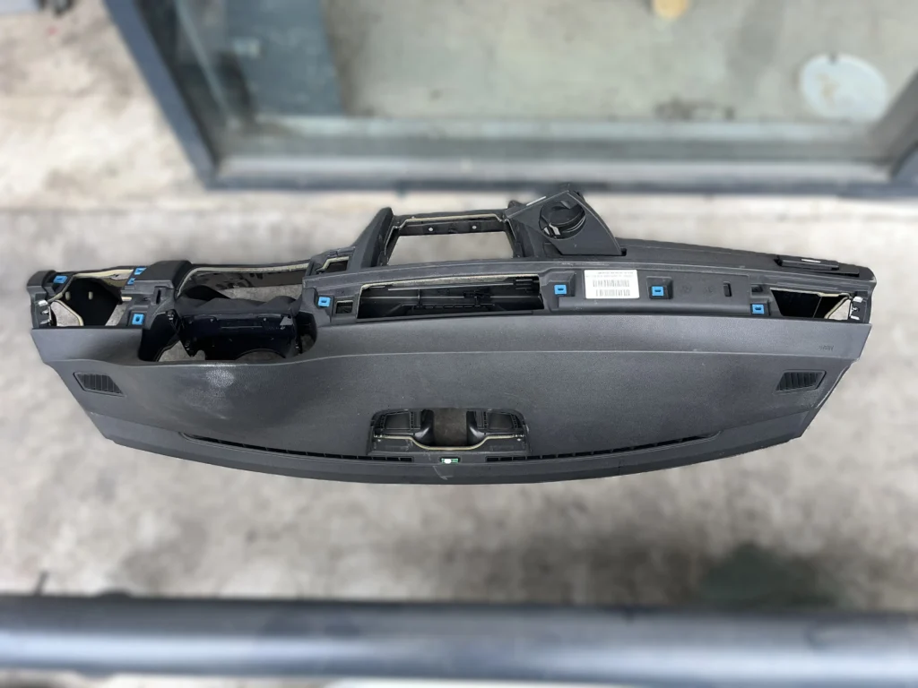 ΤΑΜΠΛΟ (DASHBOARD) BMW ΣΕΙΡΑ 3 (E90, E91, E92, E93) – ΓΝΗΣΙΟ ΜΑΥΡΟ