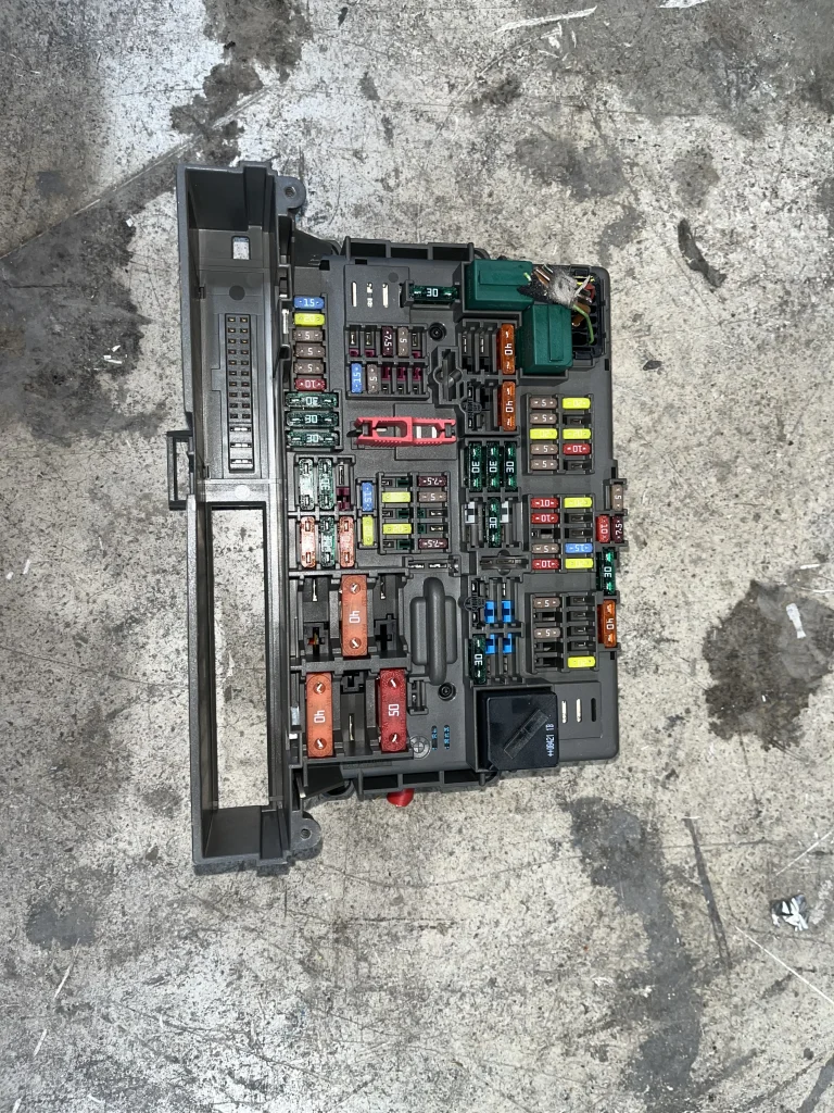 ΑΣΦΑΛΕΙΟΘΗΚΗ - ΔΙΑΝΕΜΗΤΗΣ ΡΕΥΜΑΤΟΣ ΣΕΙΡΑ 1, 3 E81 E87 E90 E91 E92 E93 X1 E84 LCI