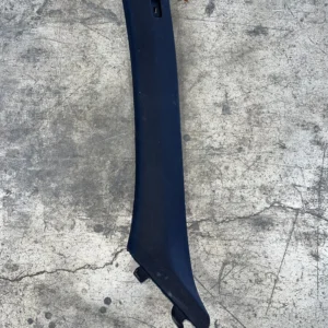 ΕΠΕΝΔΥΣΗ ΚΟΛΟΝΑΣ ΠΙΣΩ ΔΕΞΙΑ C-PILLAR ΣΕΙΡΑ 3 E90 E91 LCI