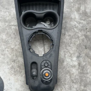 ΚΑΛΥΜΜΑ ΚΕΝΤΡΙΚΗΣ ΚΟΝΣΟΛΑΣ MINI COUNTRYMAN F60