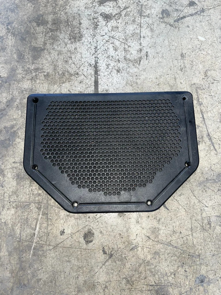 ΔΙΑΚΟΣΜΗΤΙΚΟ ΚΑΛΥΜΜΑ SUBWOOFER ΚΑΤΩ ΑΠΟ ΚΑΘΙΣΜΑ BMW ΣΕΙΡΑ 3 E90 E91 E92 E93 LCI